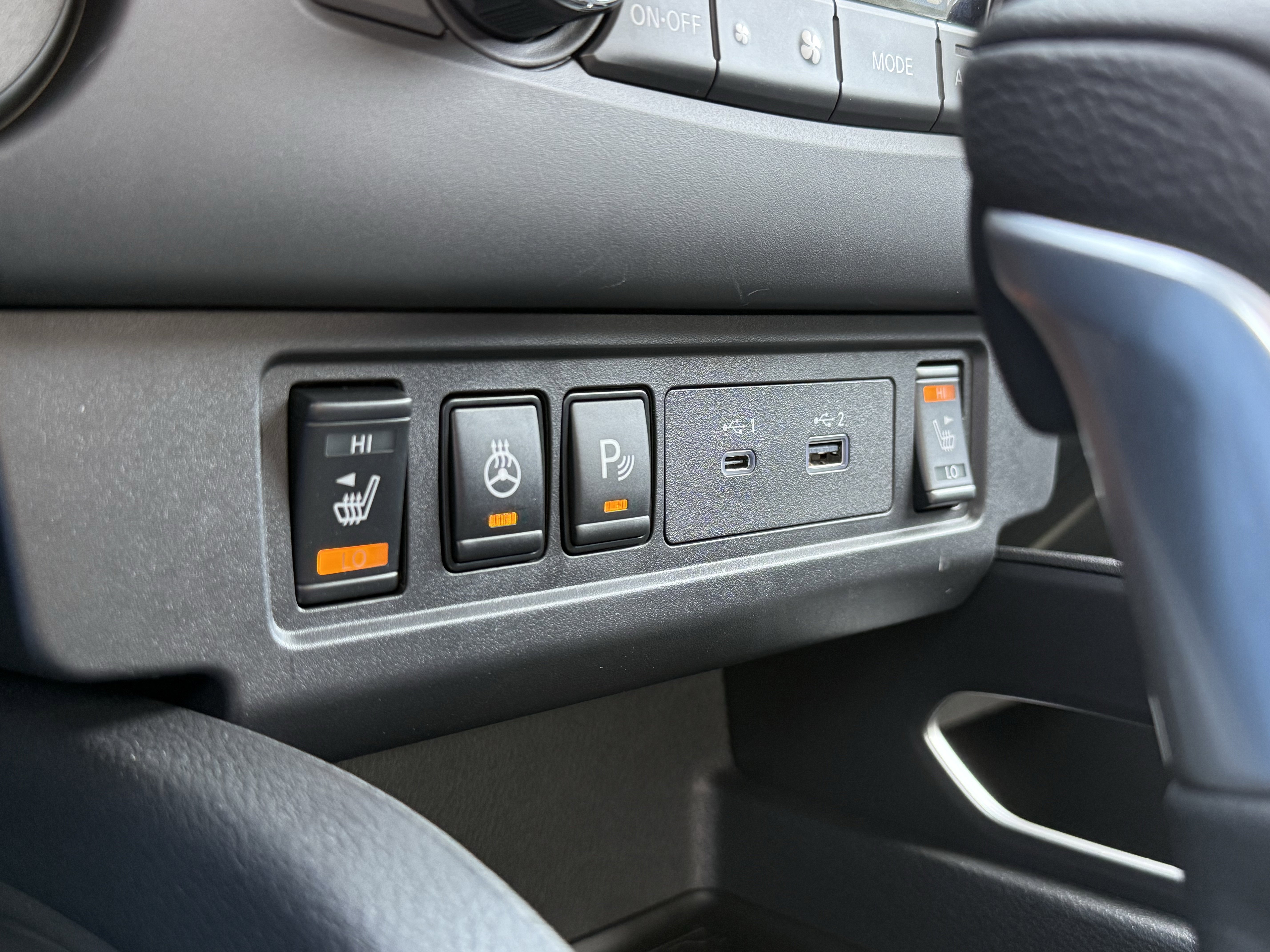 Used 2025 Nissan Frontier SV w/ SV Convenience Package image 6