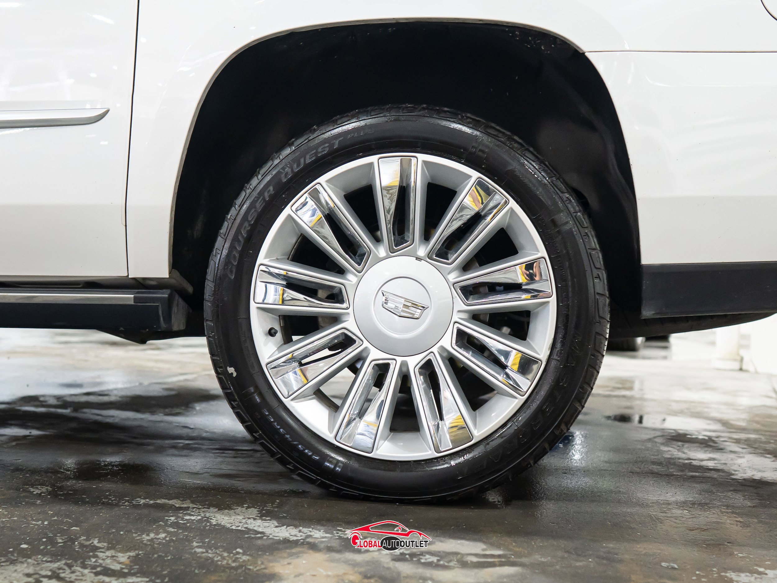 Used 2018 Cadillac Escalade ESV Platinum AWD/4WD image 12