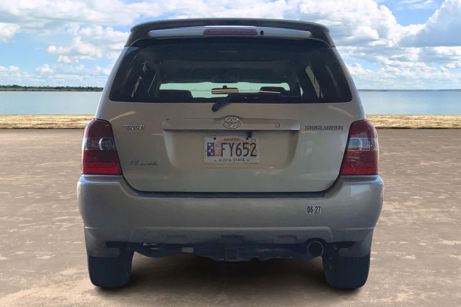 Used 2005 Toyota Highlander 4WD V6 w/ 3rd Row image 5