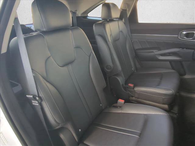 Used 2025 Kia Sorento SX AWD/4WD image 23