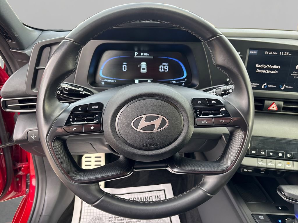 Used 2025 Hyundai Elantra Sport image 24