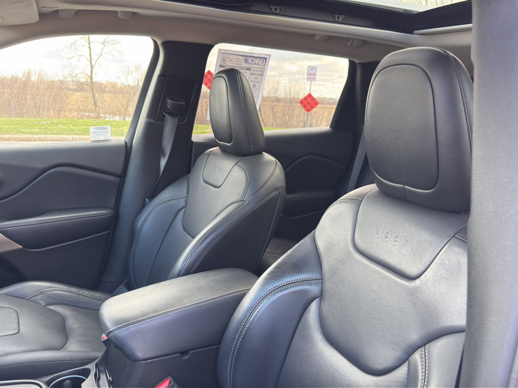 Used 2018 Jeep Cherokee Limited image 16