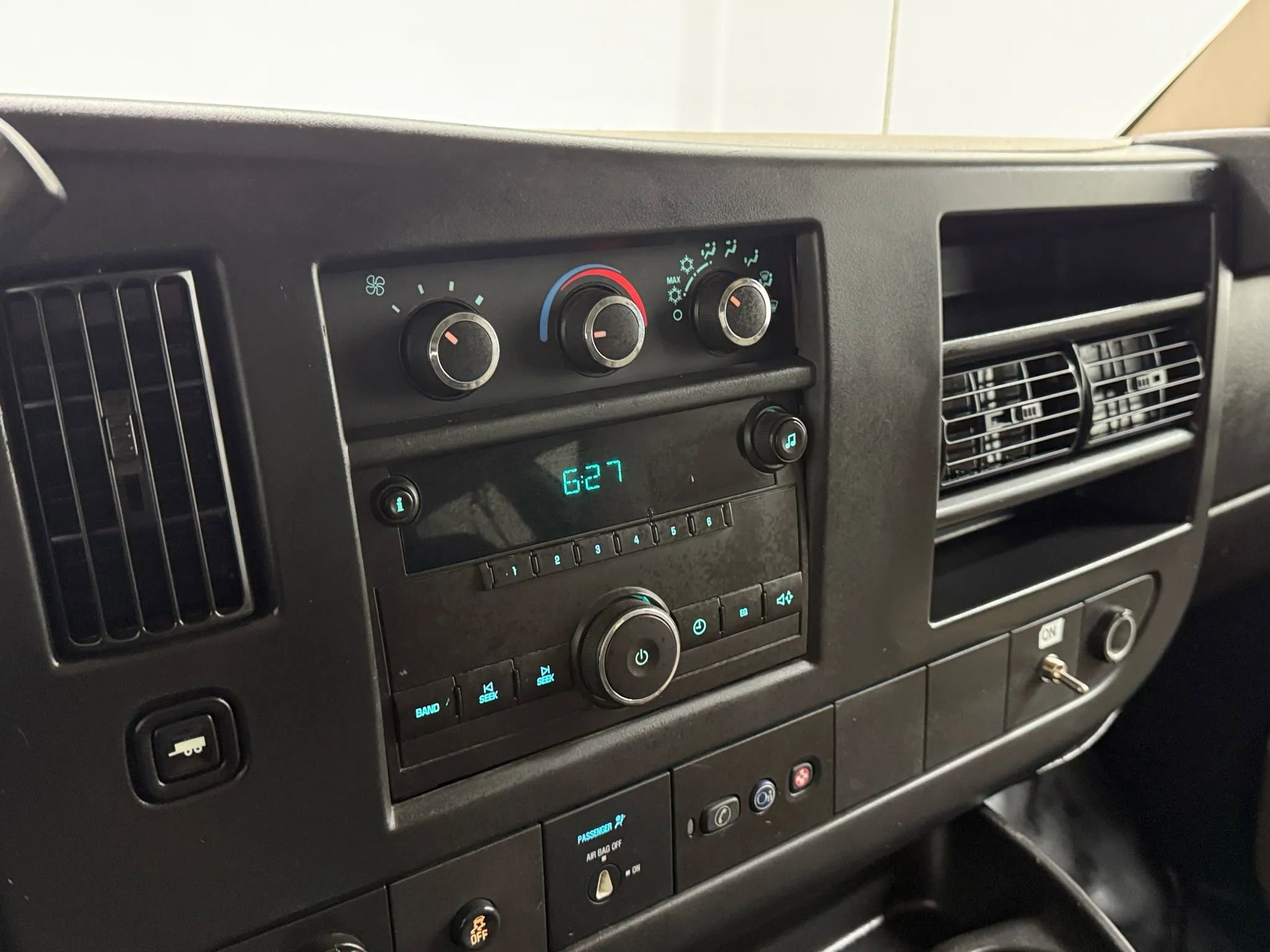 Used 2013 Chevrolet Express 3500 LS image 22