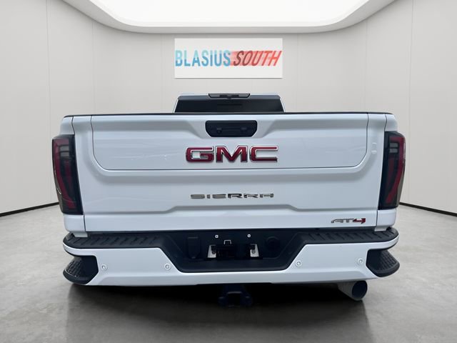 Used 2024 GMC Sierra 2500 AT4 w/ AT4 Preferred Package AWD/4WD image 4
