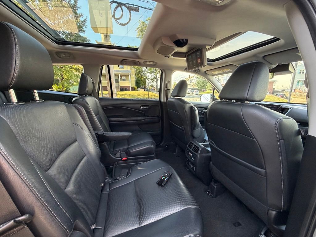 Used 2019 Honda Pilot Elite image 25