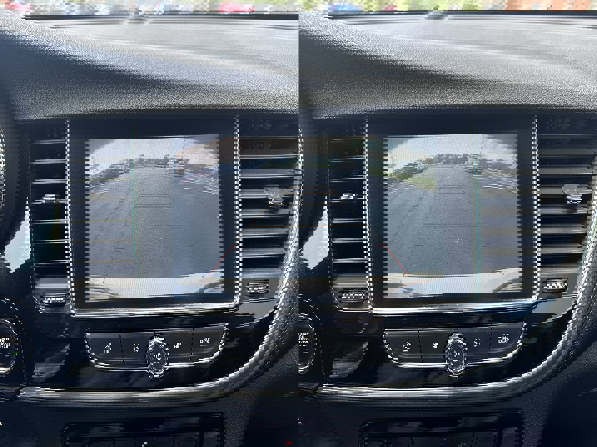 Used 2020 Buick Encore Preferred image 17