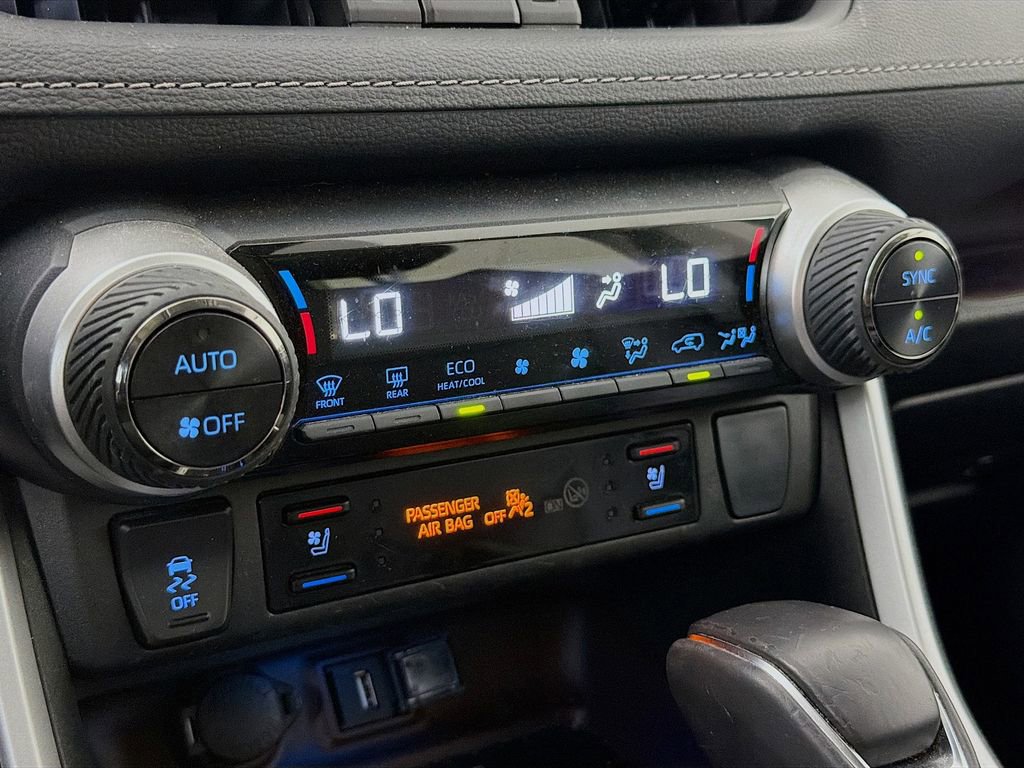 Used 2022 Toyota RAV4 Limited image 19