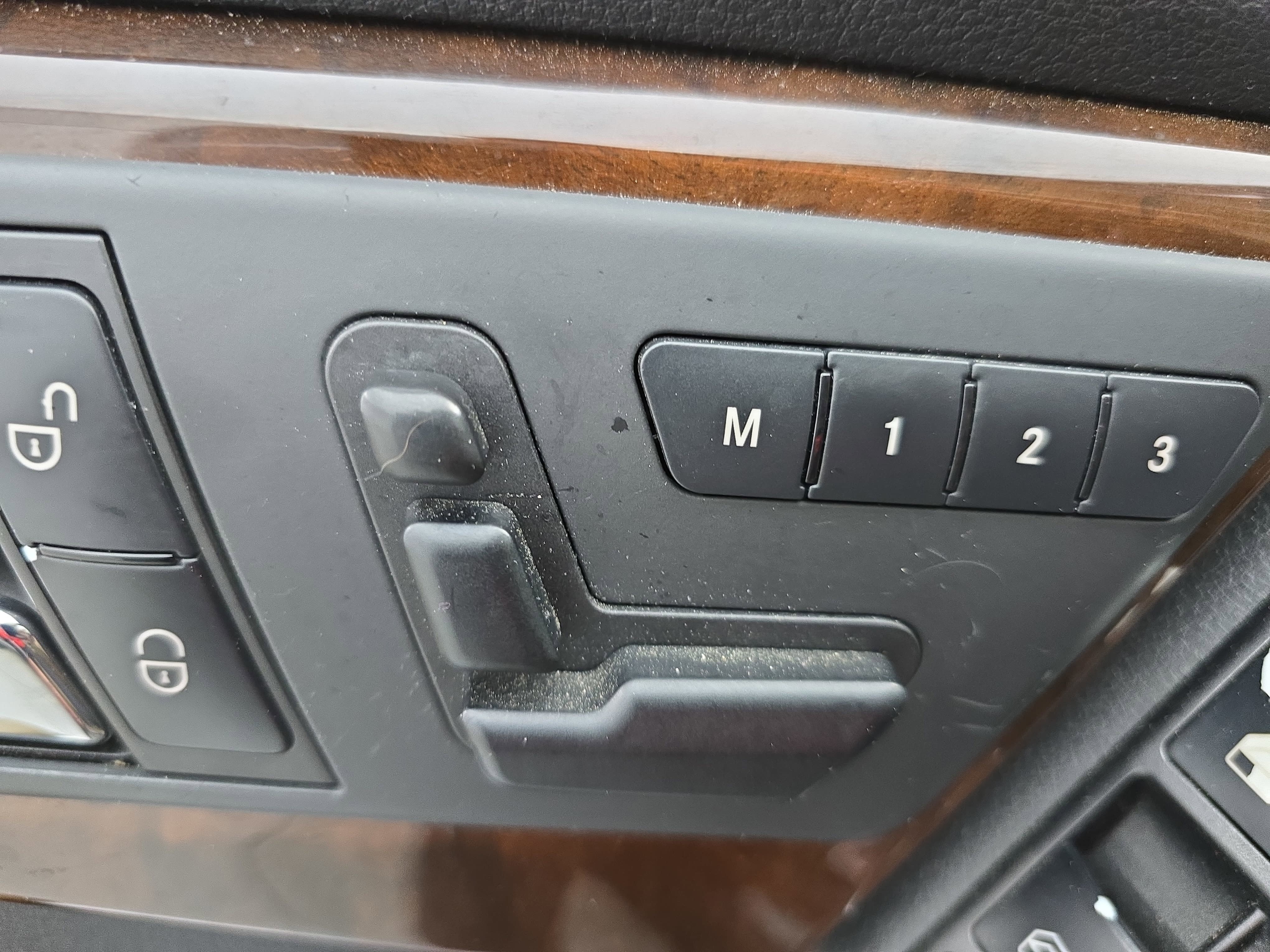 Used 2011 Mercedes-Benz GLK 350 2WD image 29