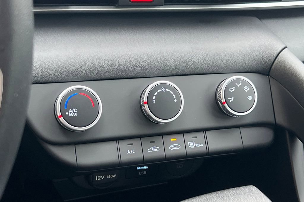 New 2026 Hyundai Elantra SE image 17