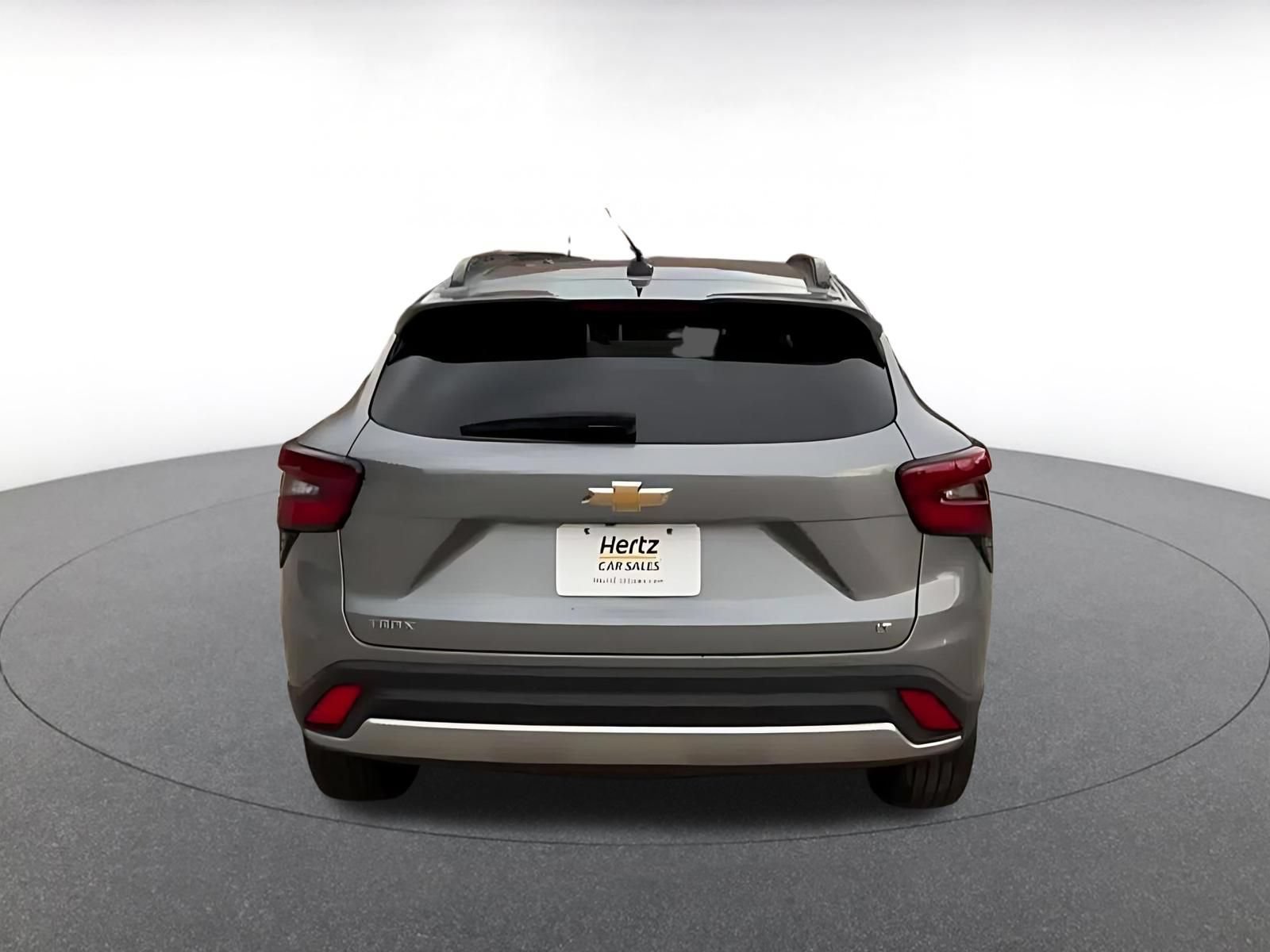 Used 2025 Chevrolet Trax LT FWD image 12