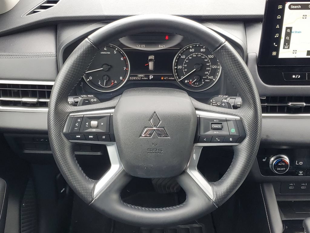 Used 2025 Mitsubishi Outlander SE AWD/4WD image 29