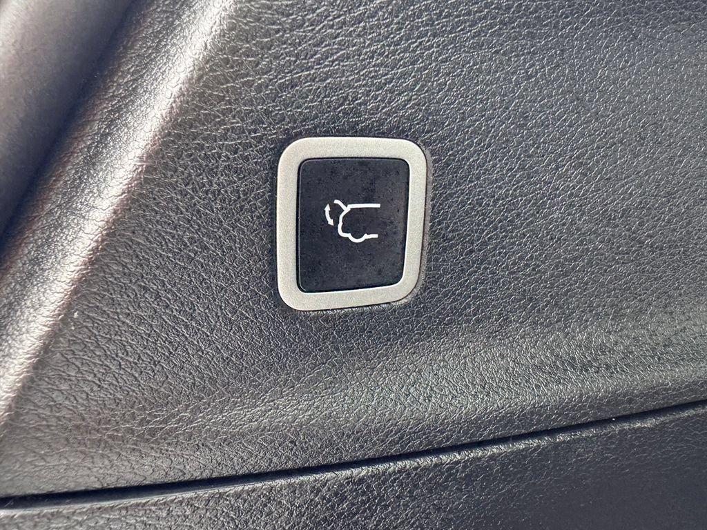 Used 2025 Chrysler Pacifica Select FWD image 17