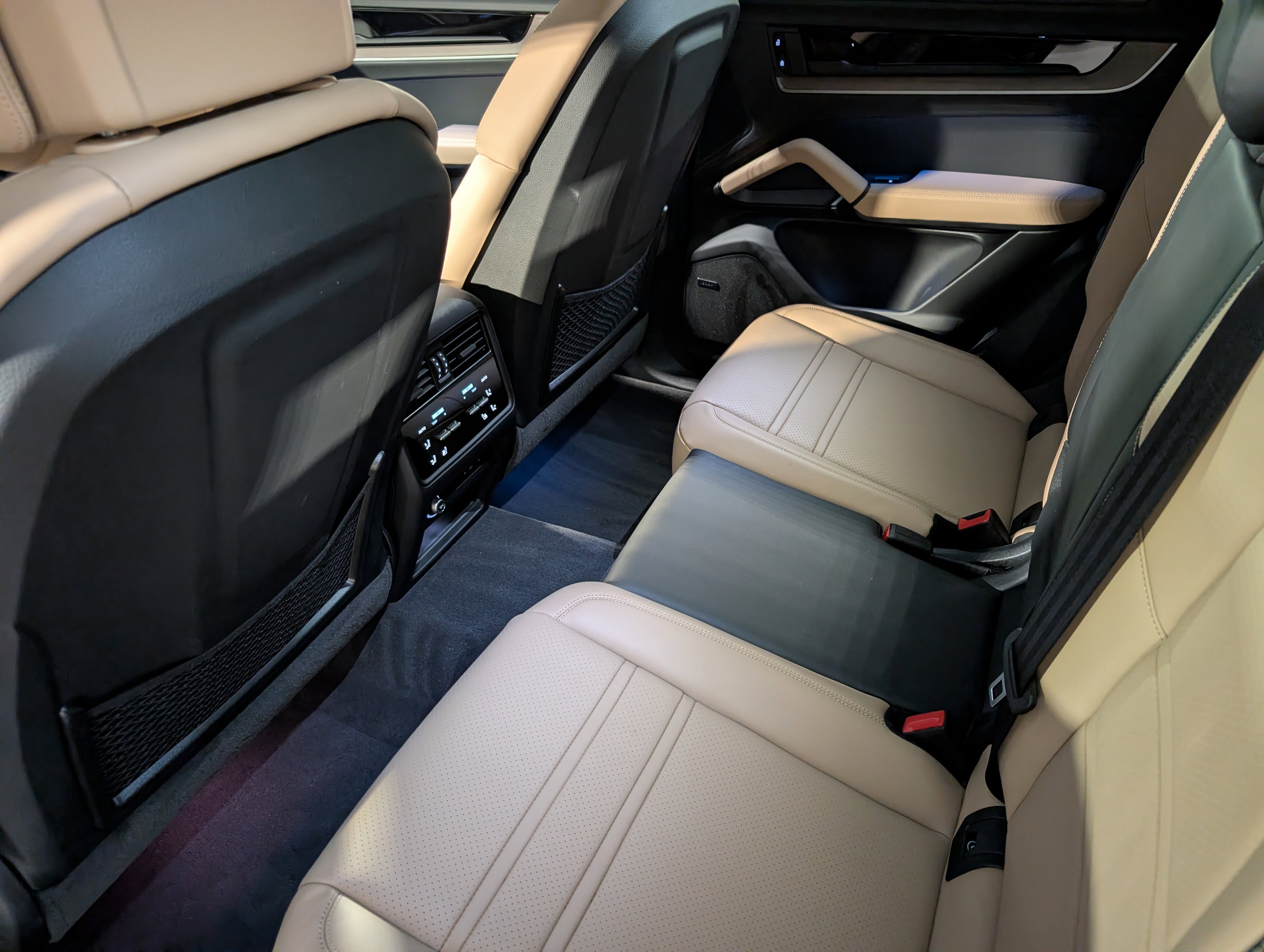 Certified 2025 Porsche Cayenne Coupe image 22