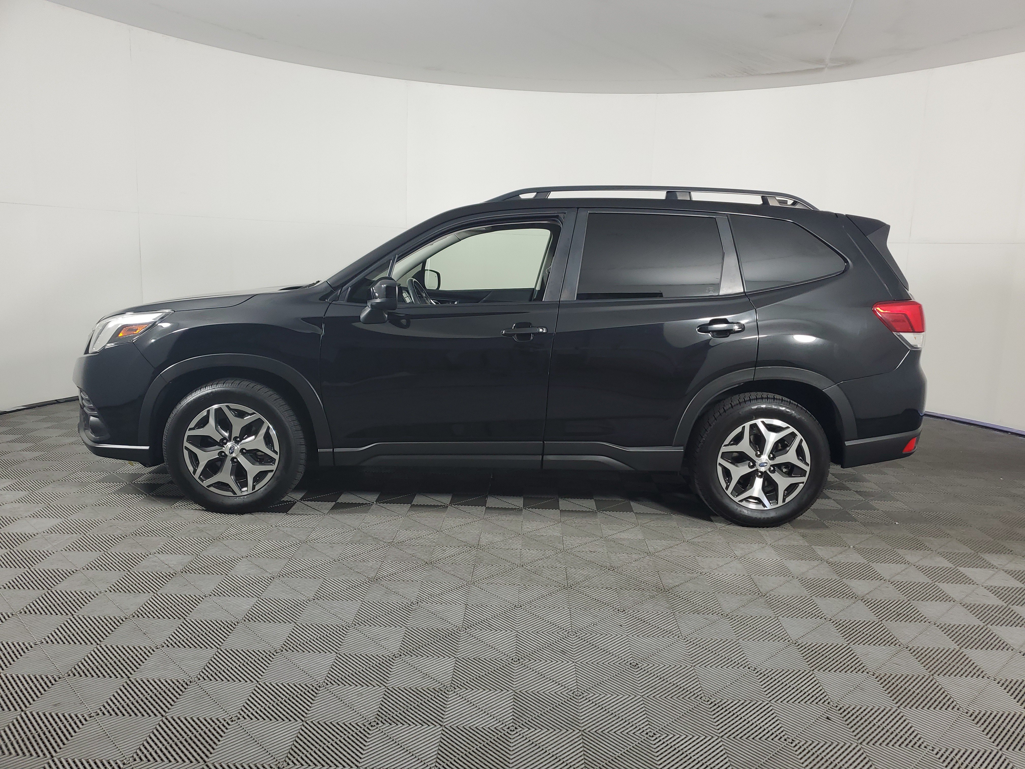 Used 2022 Subaru Forester Premium w/ Popular Package #1 AWD/4WD image 7