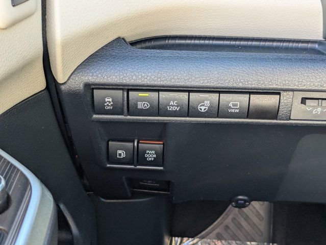 Used 2021 Toyota Sienna Platinum image 21