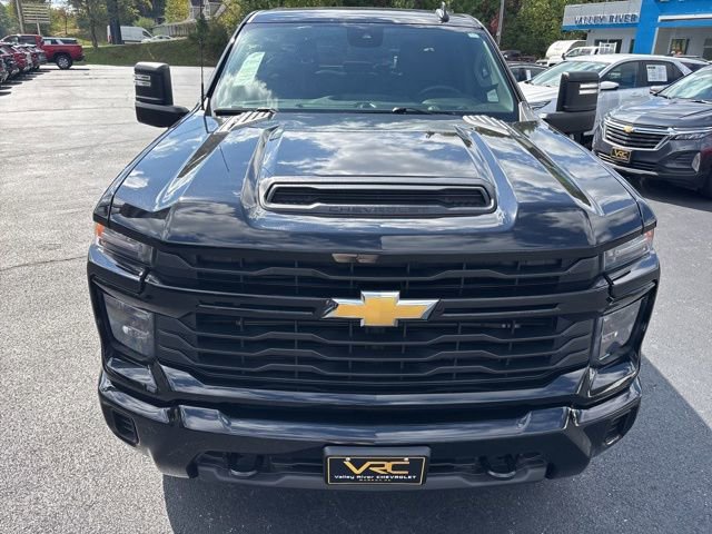Used 2024 Chevrolet Silverado 2500 Custom image 13