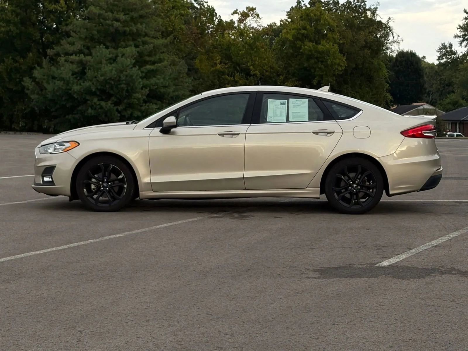 Used 2019 Ford Fusion SE w/ Equipment Group 151A image 2