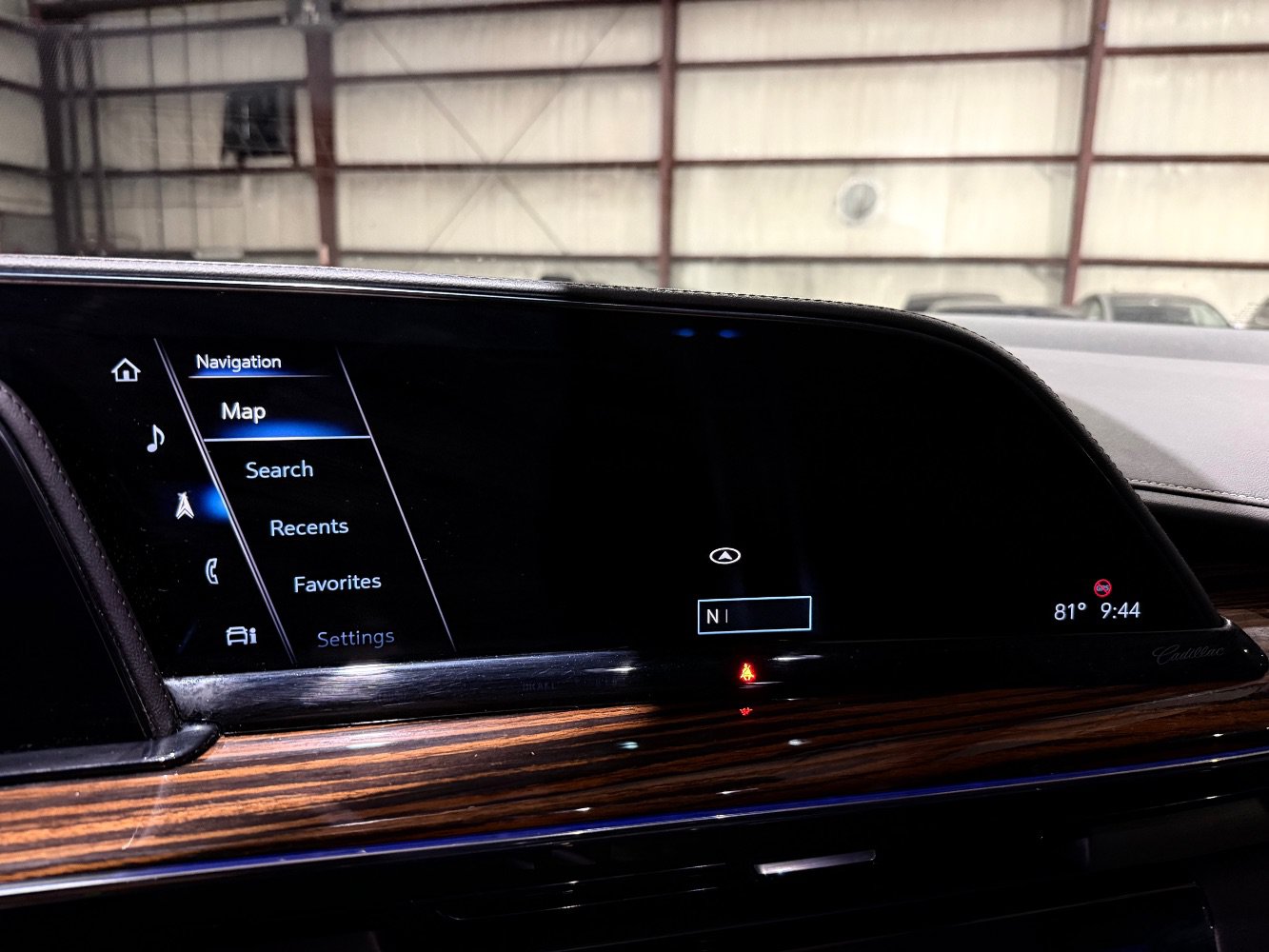 Used 2022 Cadillac Escalade Luxury AWD/4WD image 36