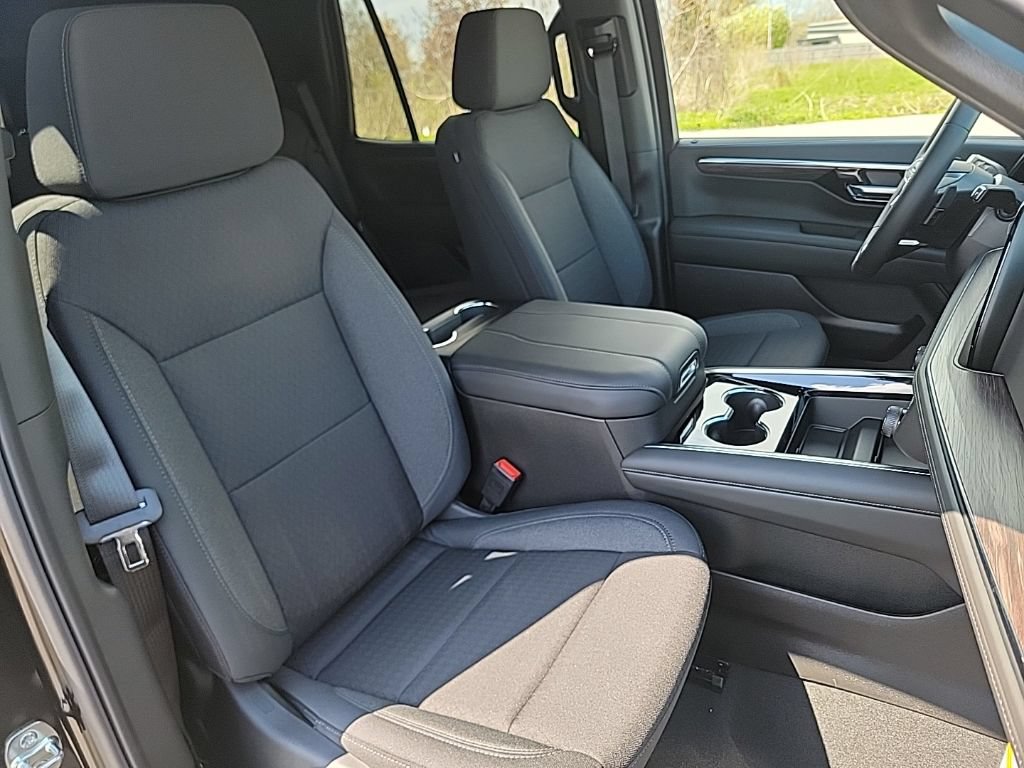 New 2026 Chevrolet Tahoe LS w/ LPO, Dark Essentials Package AWD/4WD image 26