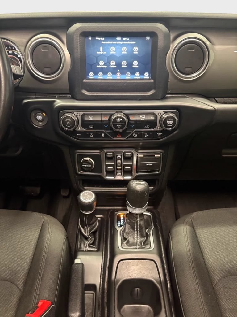 Used 2019 Jeep Wrangler Unlimited Sahara w/ Safety Group AWD/4WD image 38