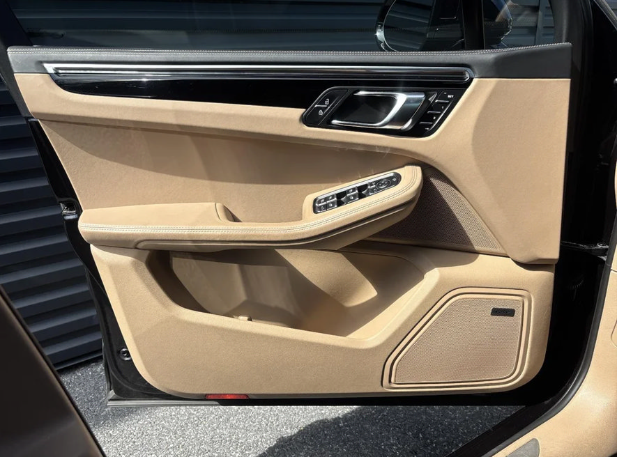 Certified 2023 Porsche Macan S AWD/4WD image 14