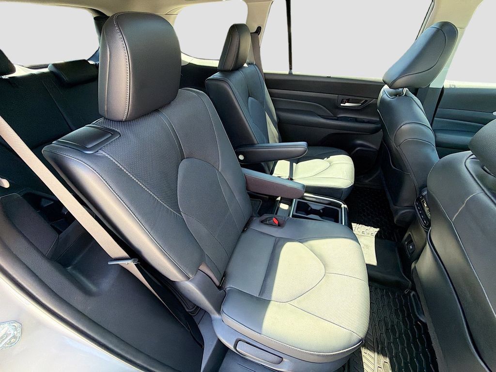 Used 2024 Toyota Grand Highlander AWD Hybrid image 32