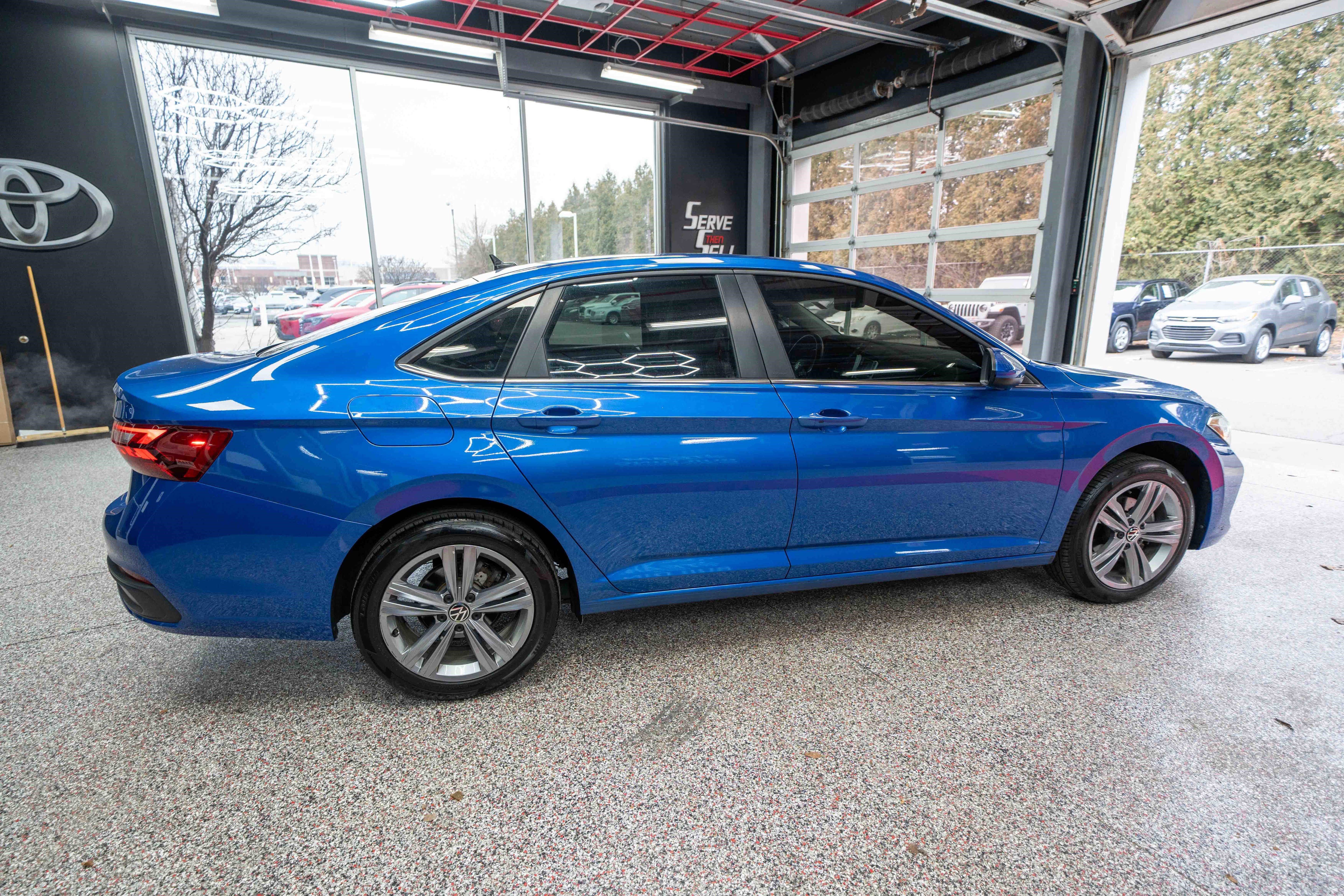 Used 2022 Volkswagen Jetta SE image 4