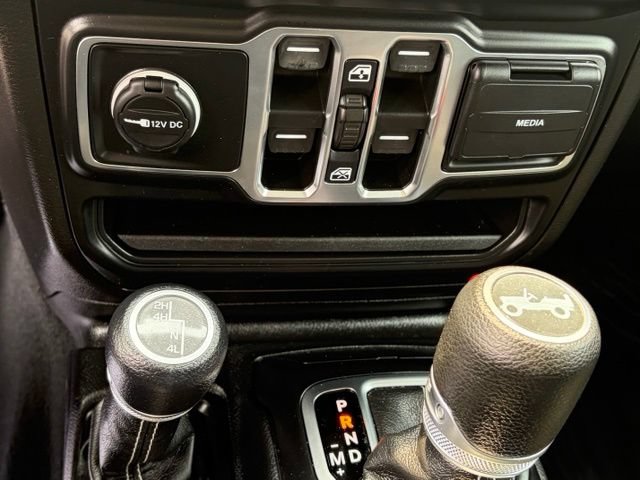 Used 2020 Jeep Wrangler Unlimited Sahara w/ Safety Group AWD/4WD image 22