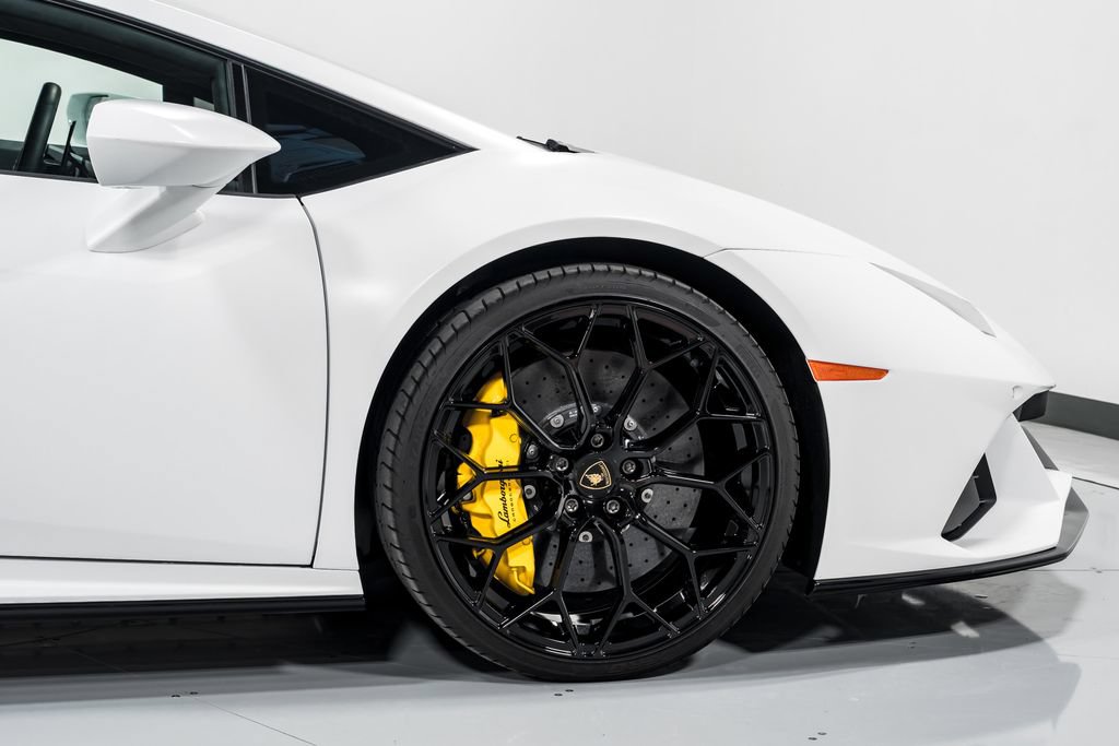 Used 2022 Lamborghini Huracan EVO AWD/4WD image 45