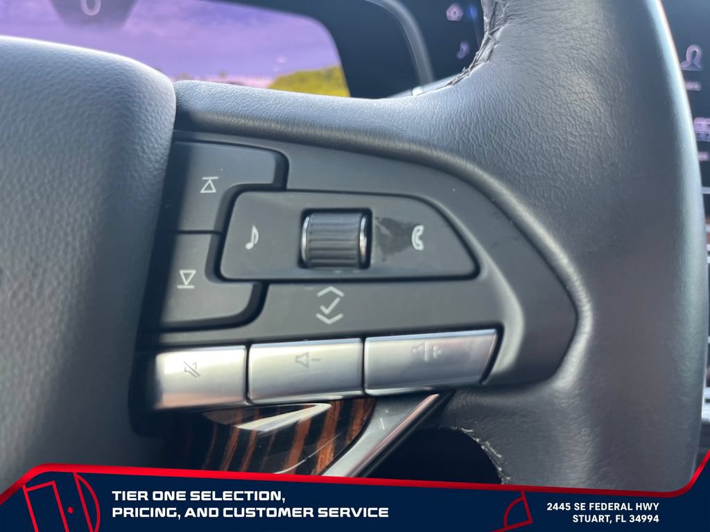 Used 2024 Cadillac Escalade ESV Premium Luxury AWD/4WD image 21