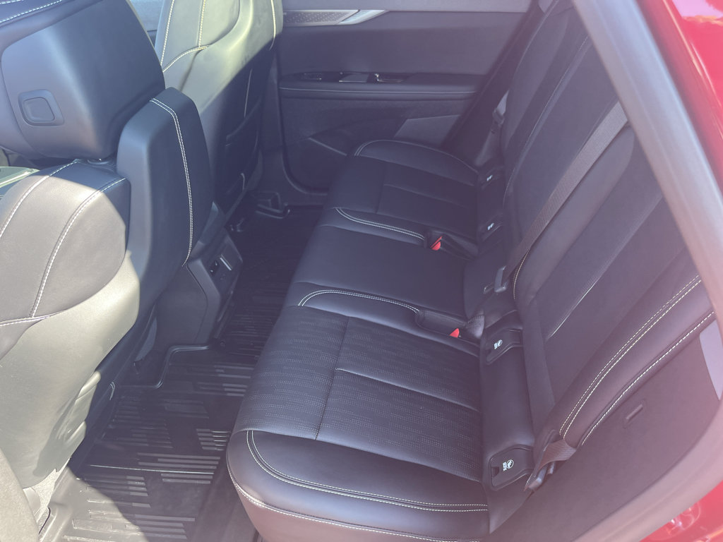 Used 2025 Cadillac Optiq Sport 2 w/ LPO, Floor Liner Package AWD/4WD image 29