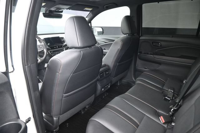 Certified 2025 Honda Passport TrailSport image 2