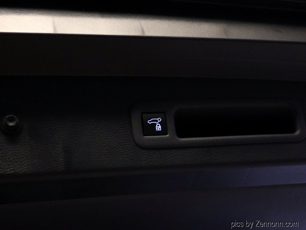 Used 2022 Toyota Sienna XLE FWD image 28