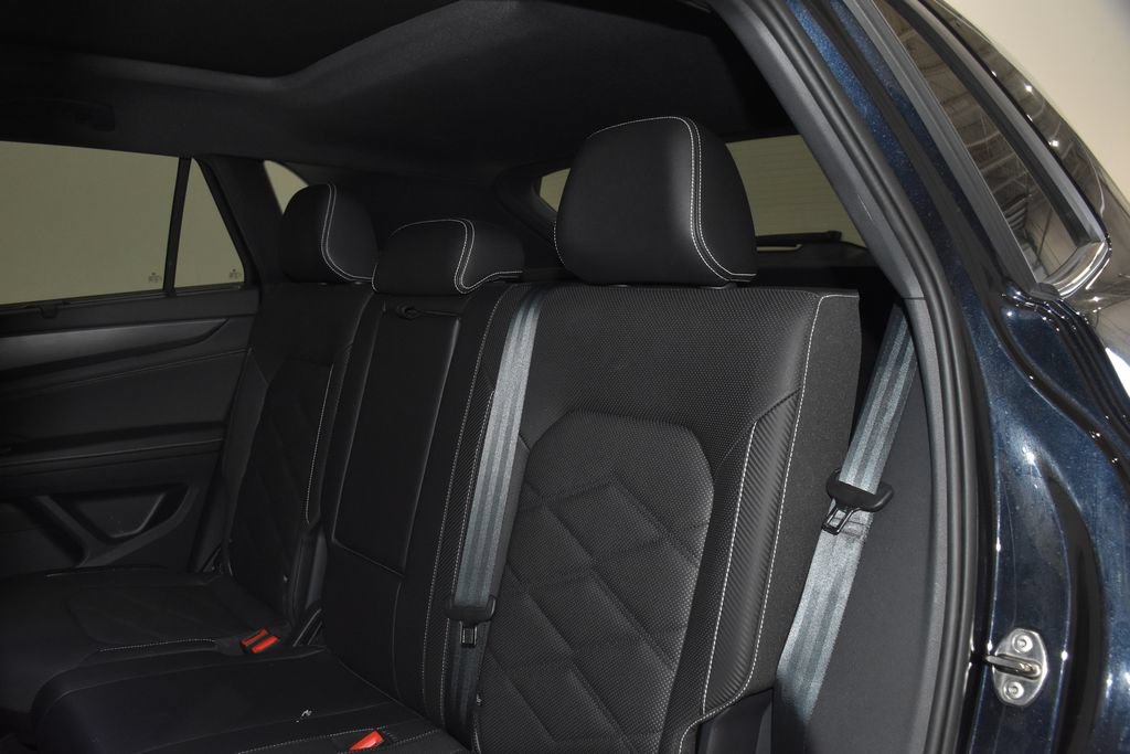 Used 2025 Volkswagen Atlas Cross Sport SE FWD image 33