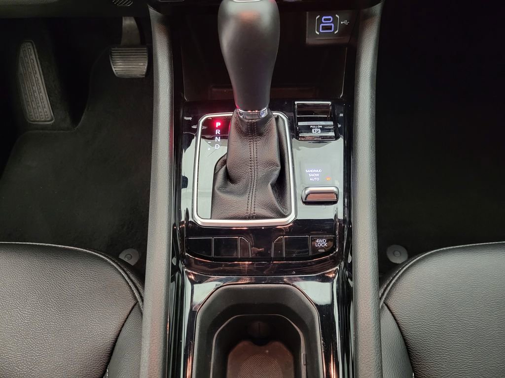 Used 2025 Jeep Compass Limited image 35