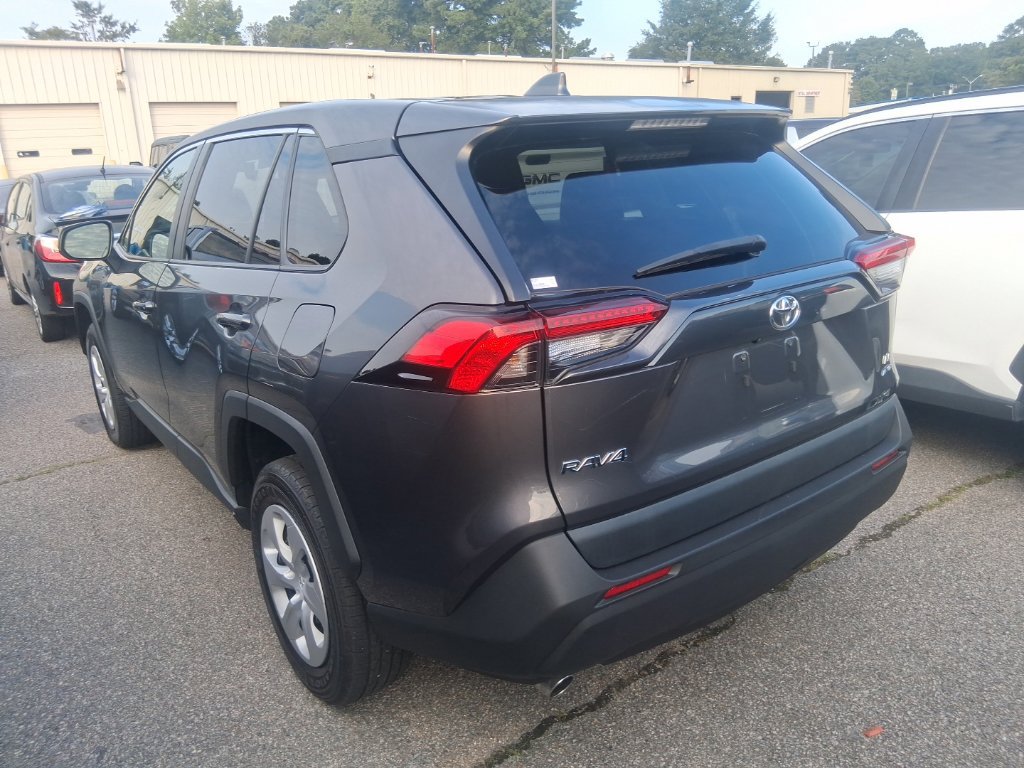 Used 2024 Toyota RAV4 LE AWD/4WD image 5
