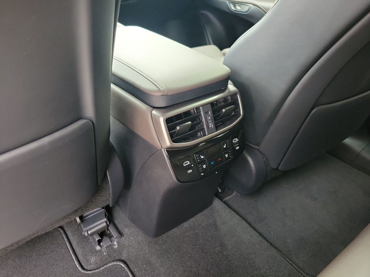 Used 2025 Lexus RX 350 FWD image 11