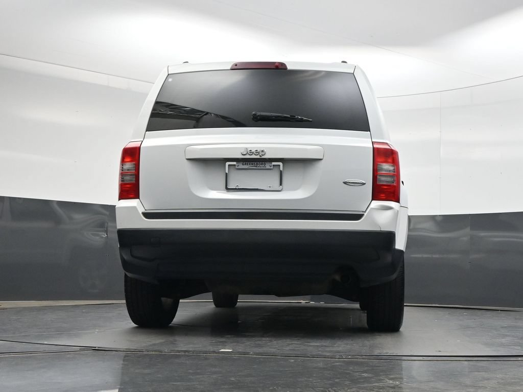 Used 2015 Jeep Patriot Latitude FWD image 36