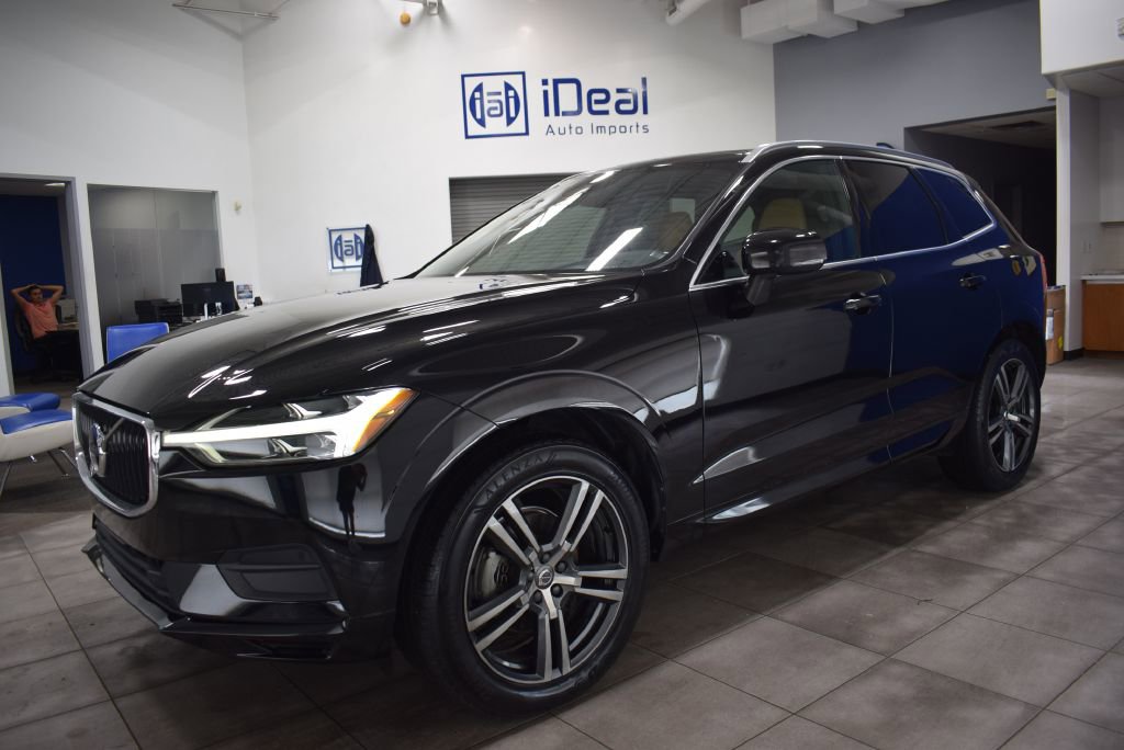 Used 2020 Volvo XC60 T5 Momentum w/ Protection Package Premier image 1