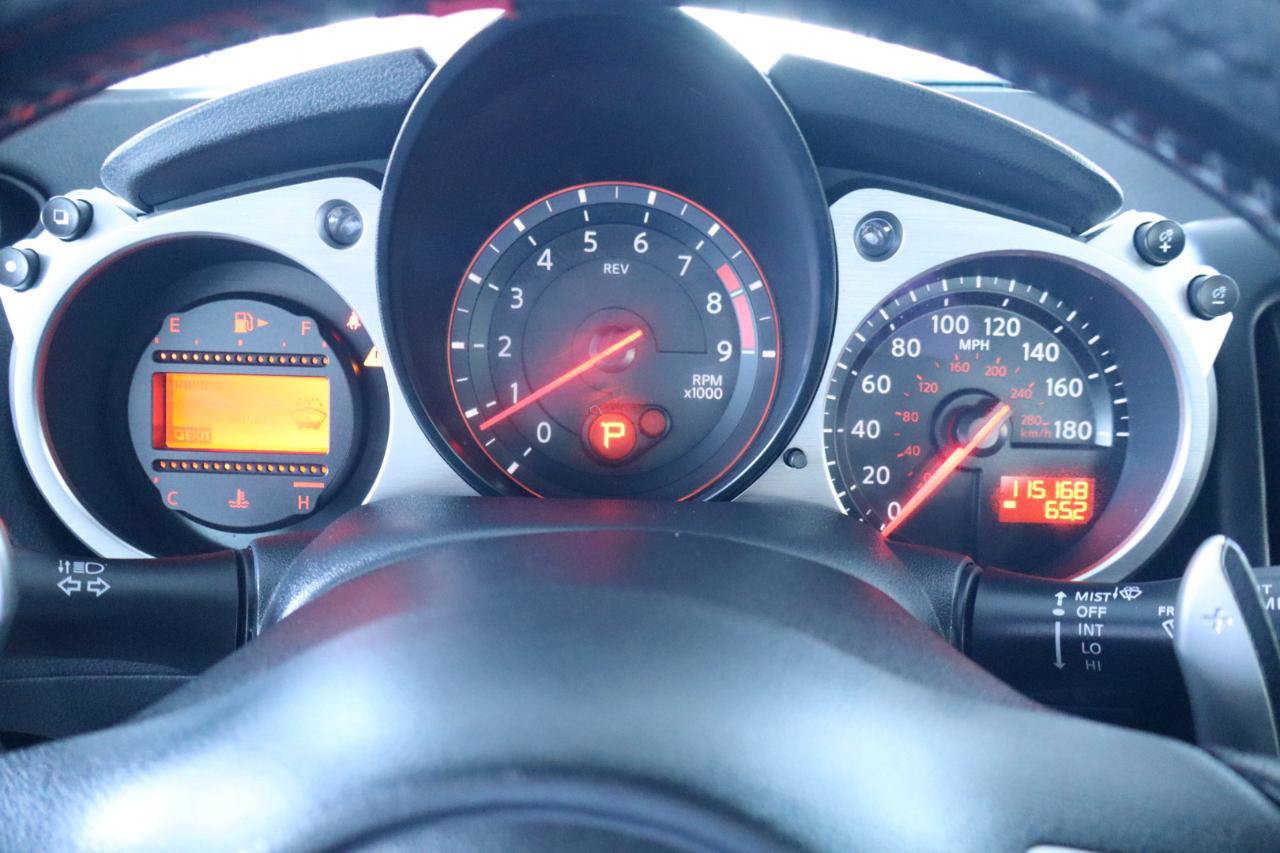 Used 2014 Nissan 370Z Touring RWD image 20