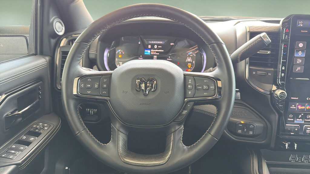 Used 2025 RAM 2500 Limited AWD/4WD image 9