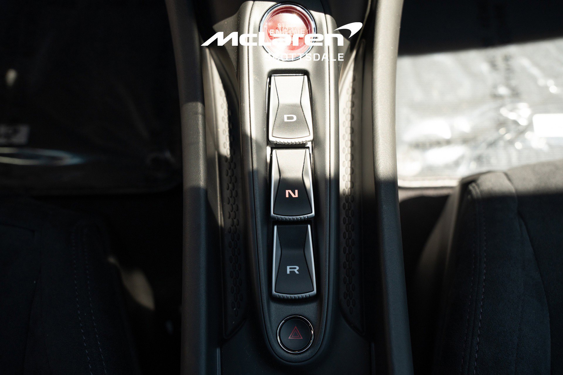 Used 2023 McLaren Artura image 19