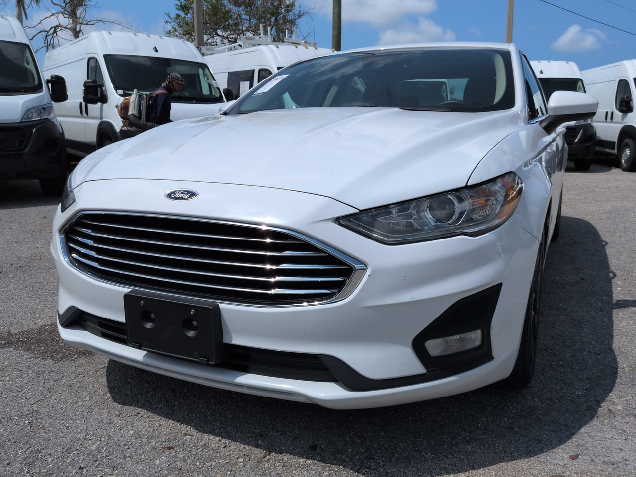 Used 2019 Ford Fusion SE w/ Equipment Group 151A FWD image 9