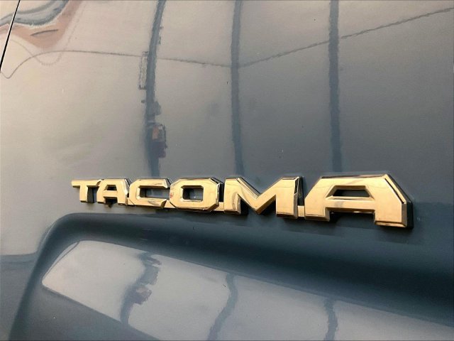 Used 2019 Toyota Tacoma SR5 AWD/4WD image 14