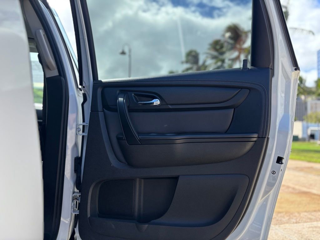 Used 2017 Chevrolet Traverse LT FWD image 18