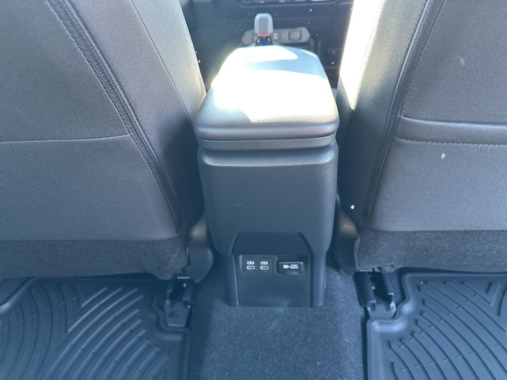 Used 2025 Toyota Prius Plug-In Hybrid image 22