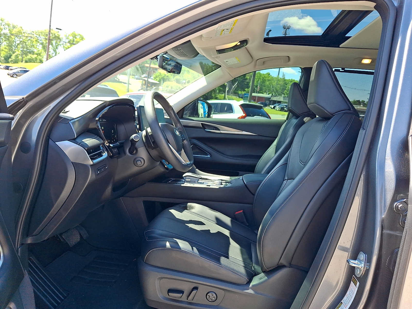 Used 2023 INFINITI QX60 Luxe w/ Vision Package AWD/4WD image 14