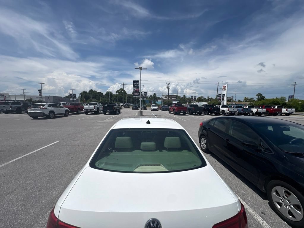 Used 2015 Volkswagen Jetta TDI SE FWD image 16