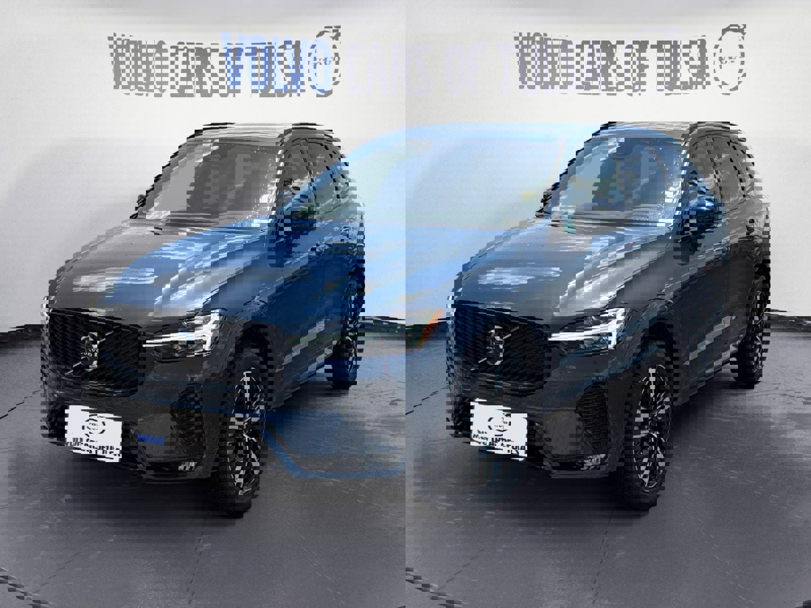 New 2026 Volvo XC60 B5 Core w/ Protection Package Premier