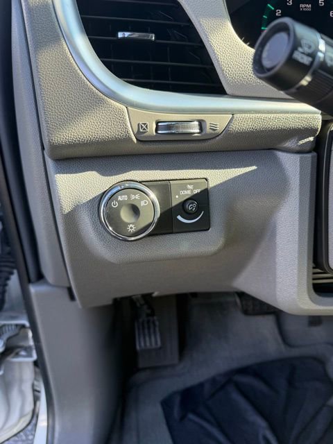 Used 2017 Chevrolet Traverse LS FWD image 16